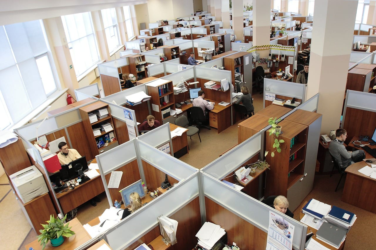 How to Create Privacy and Avoid Distraction in a Busy Office Space